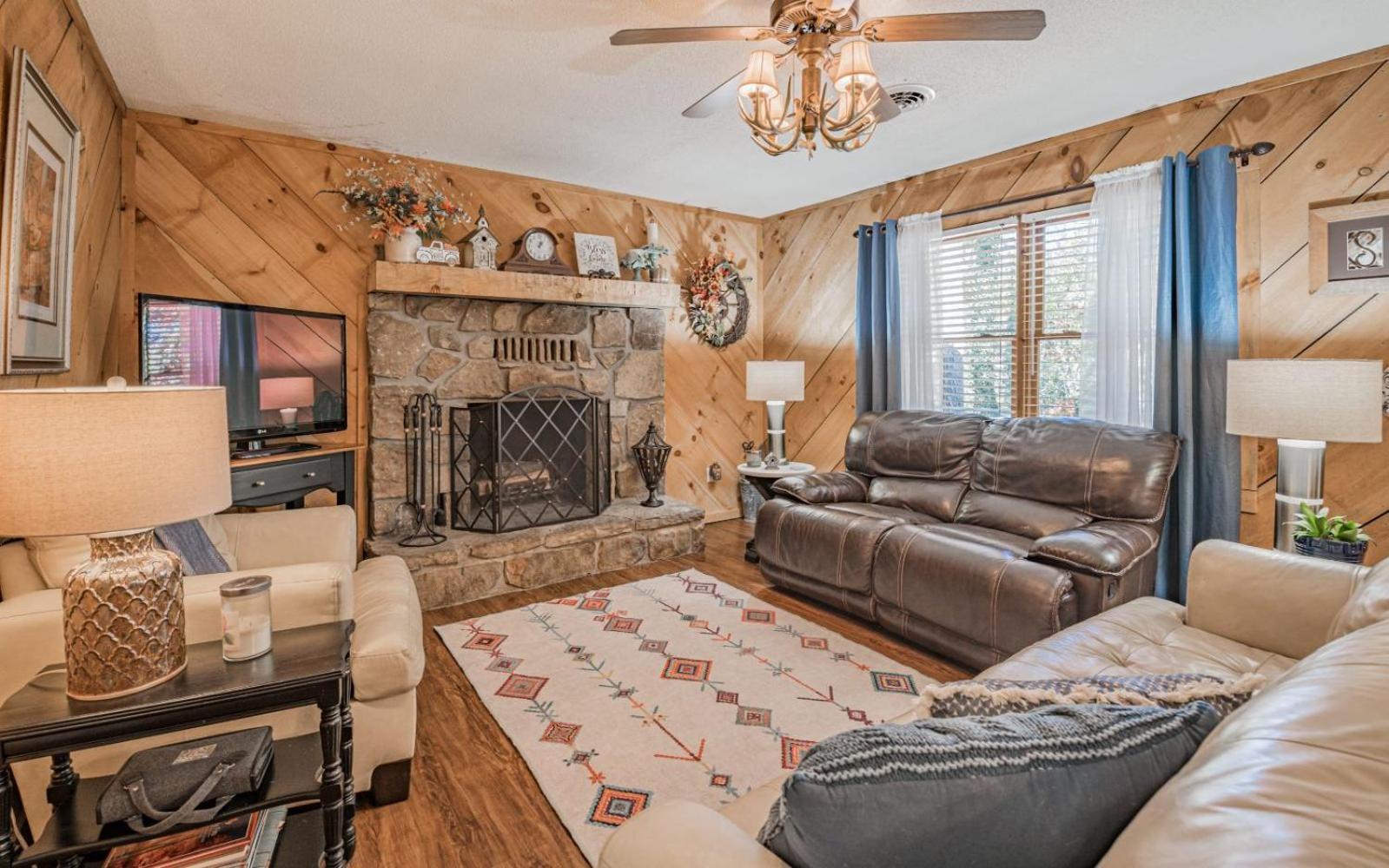 Wooded Bliss Hot Tub Single Level Cabin With No Steps Rocking Chairs And Wooded Views Pigeon Forge Exterior foto